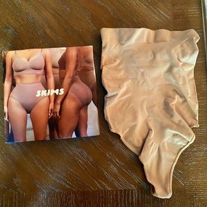 Skims Sculpting Thong High Waist, Clay
